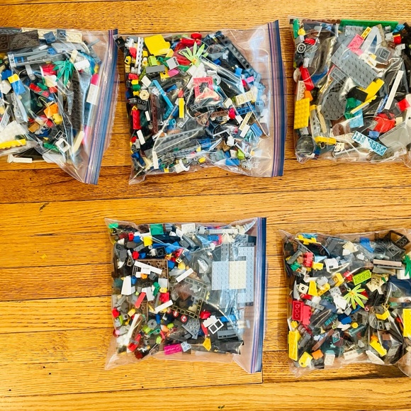 Legos! Assorted!! - Picture 6 of 8